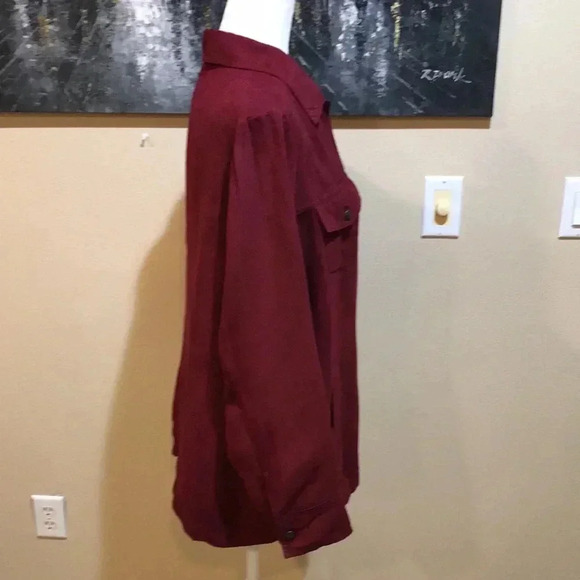 Croft & Barrow Burgundy Faux Suede Button Front Shacket w/Chest/Side Pockets-1X - Picture 4 of 9